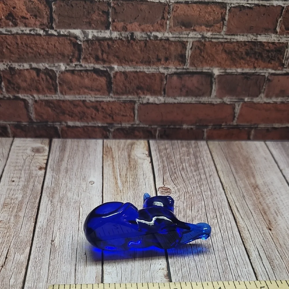 Vtg Cobalt Blue Art Glass Ally Cat Figurine. 1980's - Picture 2 of 9